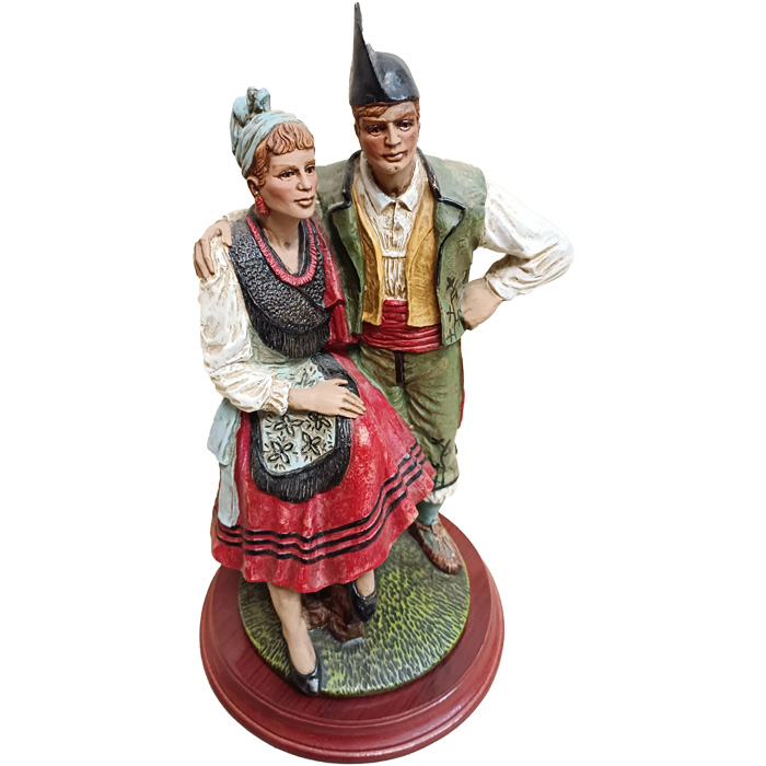 Imagen Figura Pareja Asturianos color