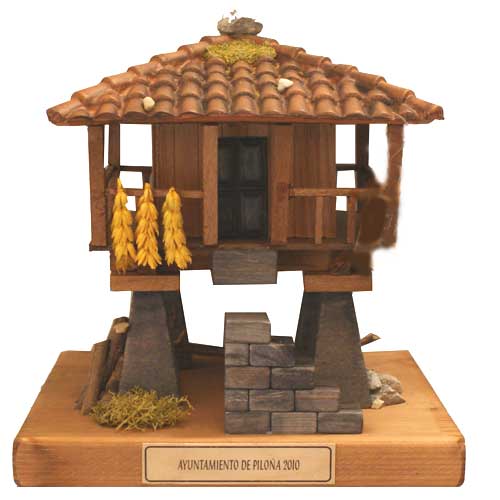 imagen figura hórreo asturiano madera