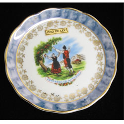 Imagen plato color pareja de asturianos bailando