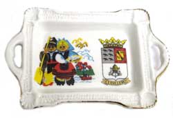 Imagen bandeja pequeña dos asas pareja con escudo