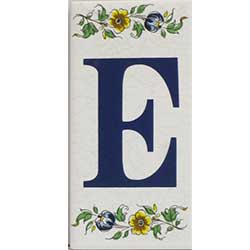 Imagen azulejo letras porcelana para casas E