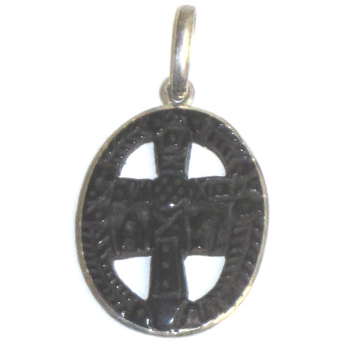 Colgante medalla cruz de la victoria tallada mediana azabache