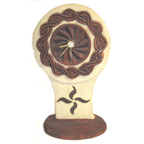 imagen reloj sobremesa motivos celtas Asturias