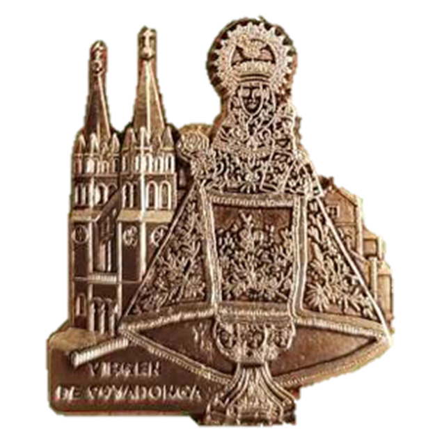 Imagen pin metal Virgen de Covadonga con basílica color Asturias