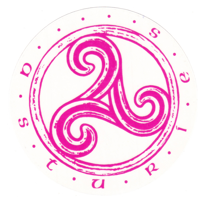 Imagen pegatina Trisquel con asturias en rosa