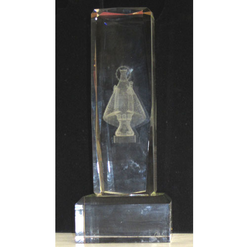  Imagen monolito cristal laser Virgen Covadonga cubico 