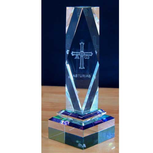  Imagen monolito cristal laser cruz victoria 