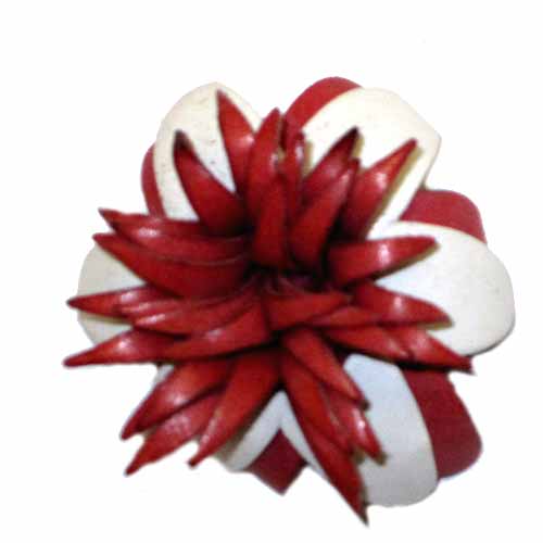 Imagen broche flor de piel en cuero