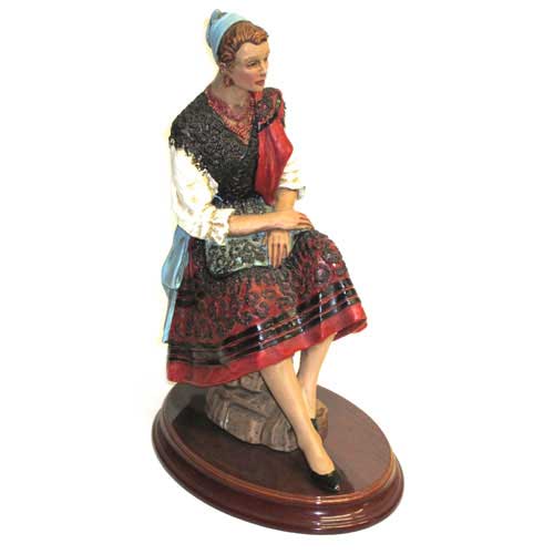 Imagen figura asturiana peana grande pintada a mano