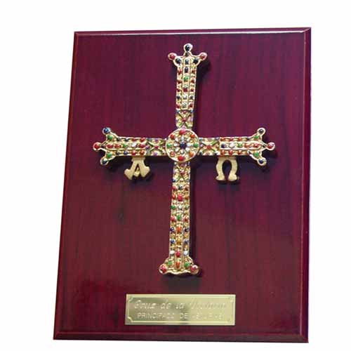 Imagen metopa sobremesa Cruz Victoria decorada
