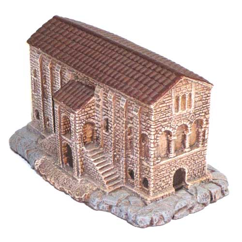 Imagen figura Santa María del Naranco decorada