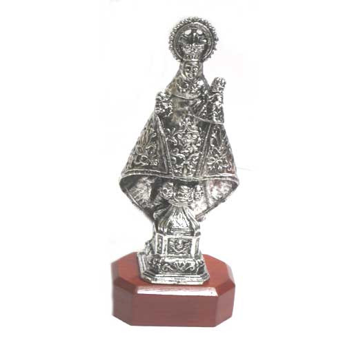 Imagen Virgen de Covadonga 22 cm bañada en plata 150 micras con pena de madera