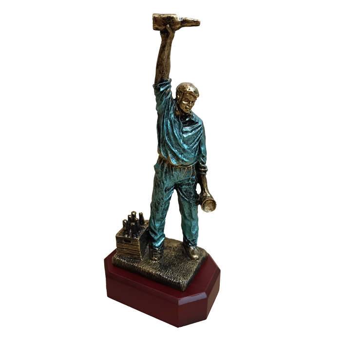Imagen figura escanciador pintado imitación a bronce y color