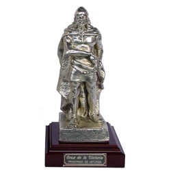 Imagen sobremesa pequeña figura Rey Don Pelayo bañada en plata