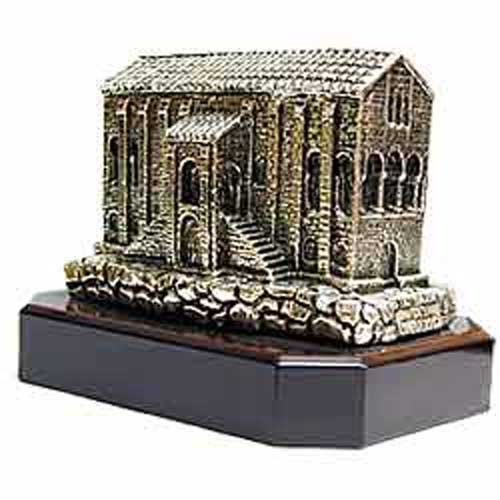 Imagen sobremesa Santa María del Naranco bañada en plata