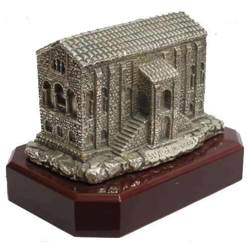 Imagen figura Santa Maria del Naranco bañada en plata 1000 micras en Gijón Asturias