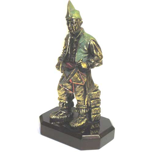 Imagen figura tamborilero bañado en bronce y decoradas con base de madera Gijón Asturias