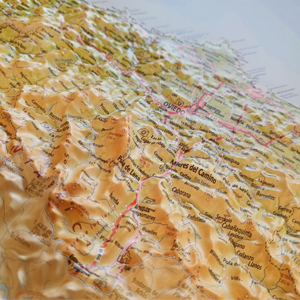 Imagen detalle relieve mapa asturias