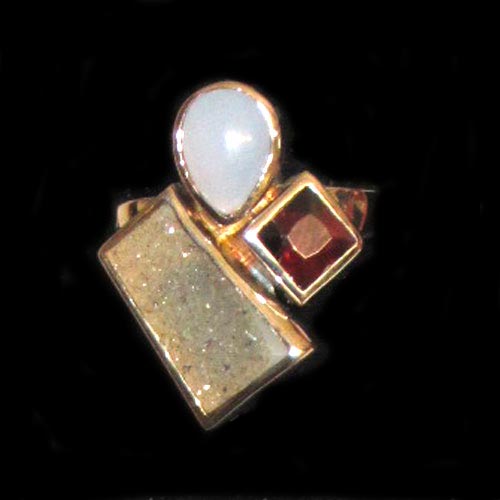 Imagen anillo plata diseño circonitas formas