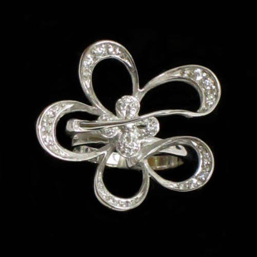 Imagen anillo plata diseño flor con circonitas