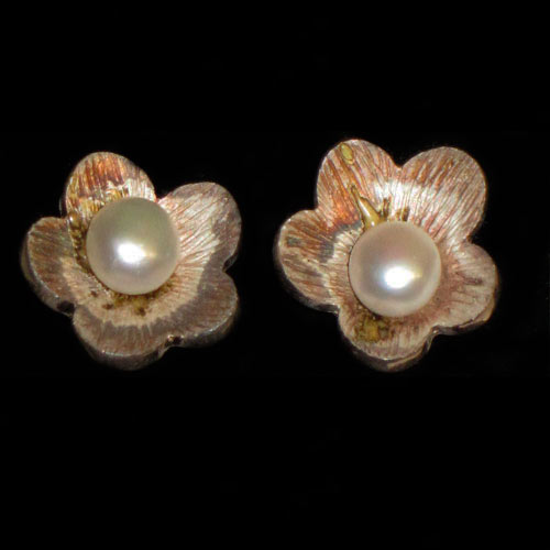 Imagen pendientes plata presión con flor y perla