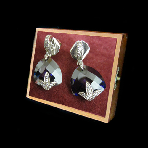 Imagen pendientes piedras naturales color violeta con circonitas