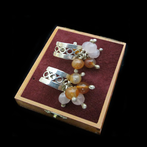Imagen pendientes plata presión manojo piedras naturales