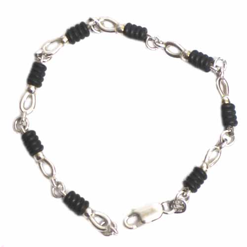 Imagen pulsera plata con piedras naturales negras