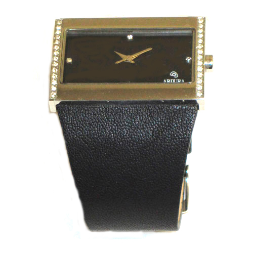 Imagen reloj con circonitas con pulsera de piel