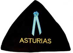 Imagen montera picona Asturias y escarapela