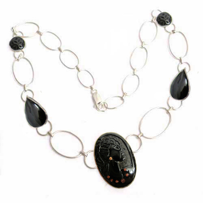  Gargantilla azabache/plata con camafeo y coral