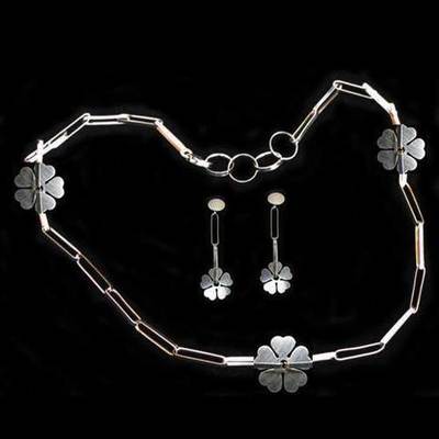 Conjunto plata gargantilla y pendientes margaritas Conjunto plata gargantilla y pendientes margaritas