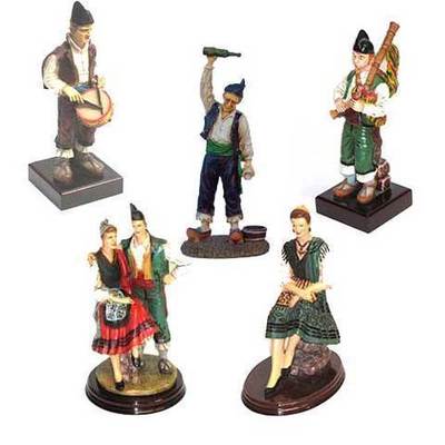 Figuras tradicionales asturianas pequeñas