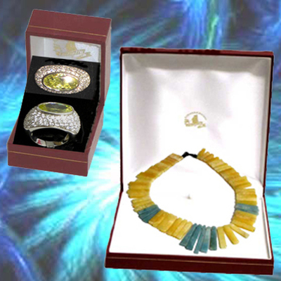 Collar de Jade y anillo con circonitas piedras naturales