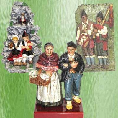 Abuelos tradicionales, Asturianos gruta y placa pareja gaiteros