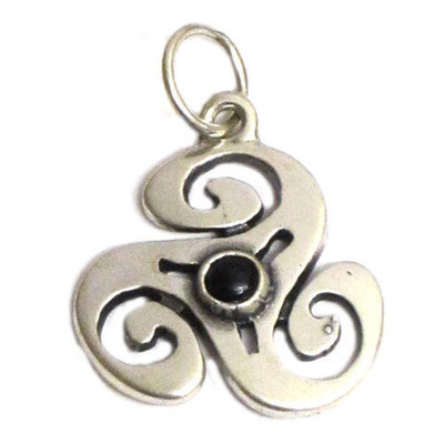 Colgantes plata y azabache motivos celtas ( varios modelos )