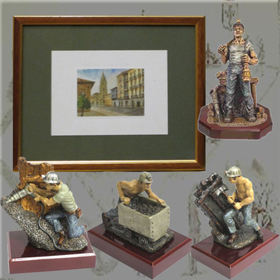 Figuras mineros policromadas y Cuadro acuarela
