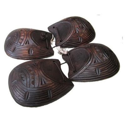 Castañuelas talladas pequeñas
