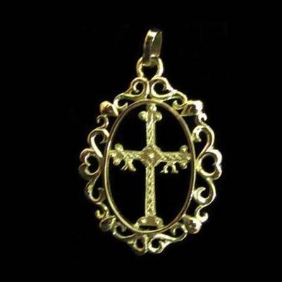 Colgante Cruz Victoria oro con orla