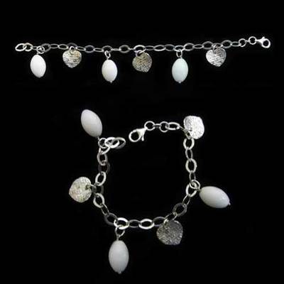 Pulsera plata corazones y bola ovalada color blanco Pulsera plata corazones y bola ovalada color blanco