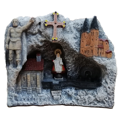Cueva de Covadonga con santina, Pelayo, Cruz y Basílica 11187