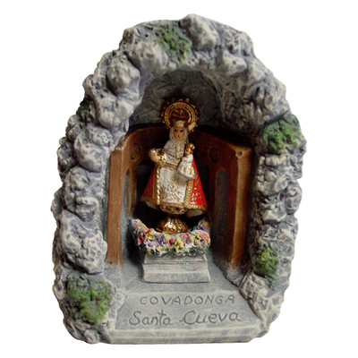 Cueva Covadonga con Santina pequeña 11089