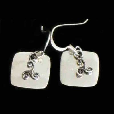 Pendientes plata colgar trisquel placa