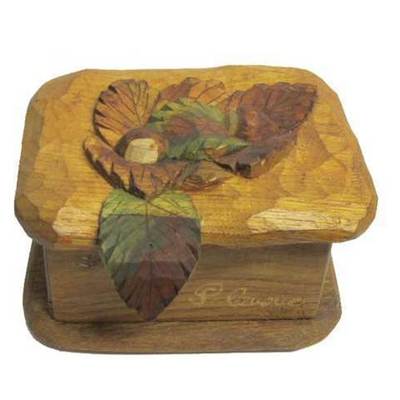  Caja joyero de castaño con castañas talladas