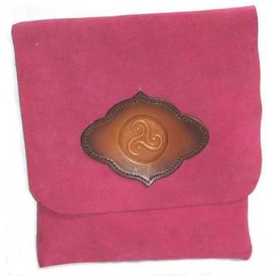 Bolso serraje plano con trisquel piel