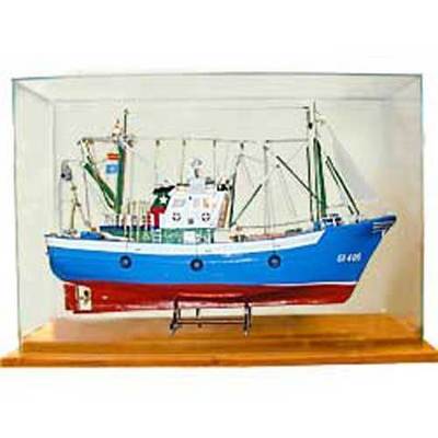 Barco maqueta con luz y vitrina Barco maqueta con luz y vitrina