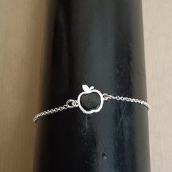 Pulsera plata y azabache manzana